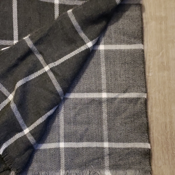 Primark Grey Scarf - Picture 2 of 2